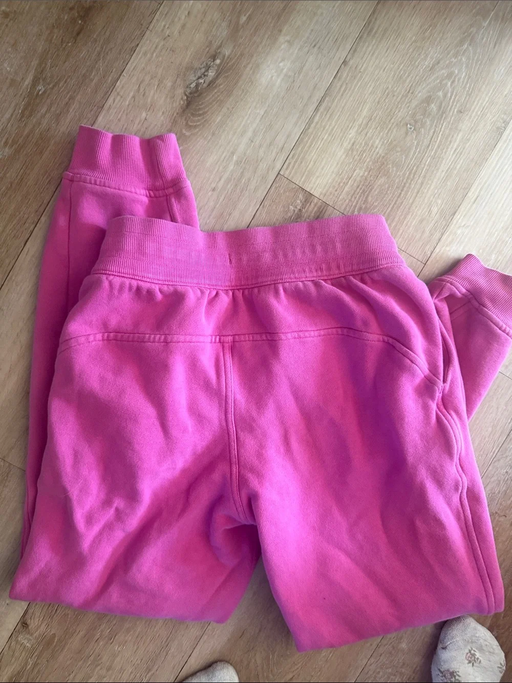 Lululemon sonic pink joggers